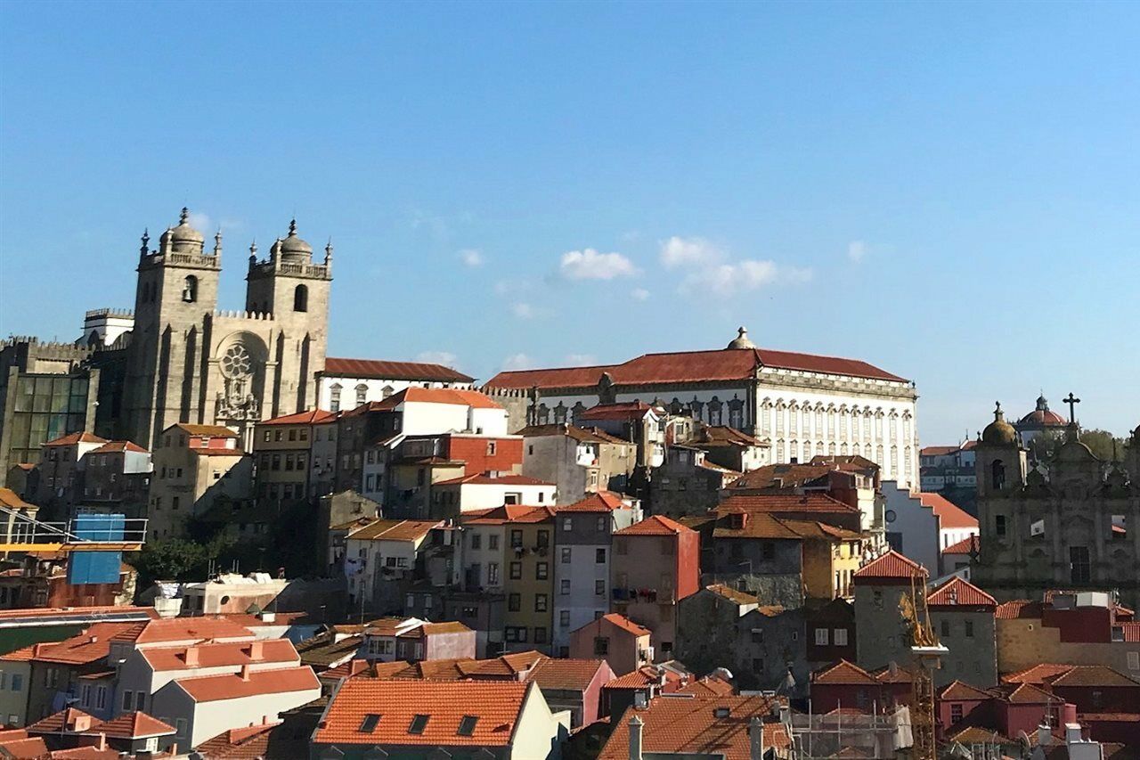Portobay Flores Extérieur photo The cathedral of Braga